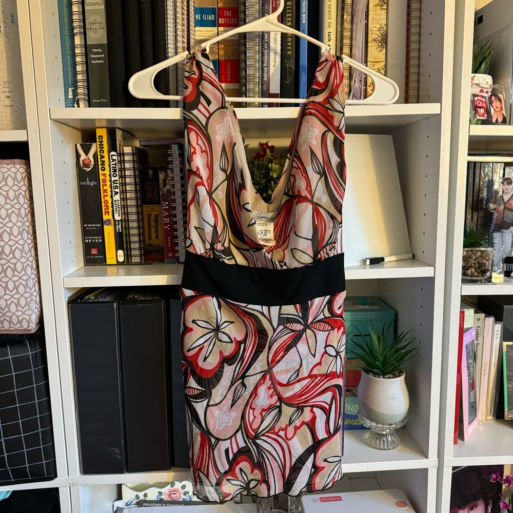 Beautiful vintage 90s top with a super cute pattern